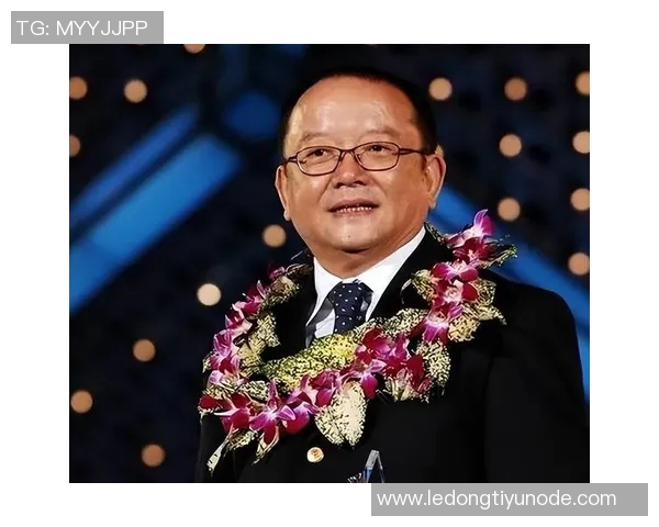 王刚禁区外惊天凌空抽射飞出画面引发全场惊叹落地时长超五秒