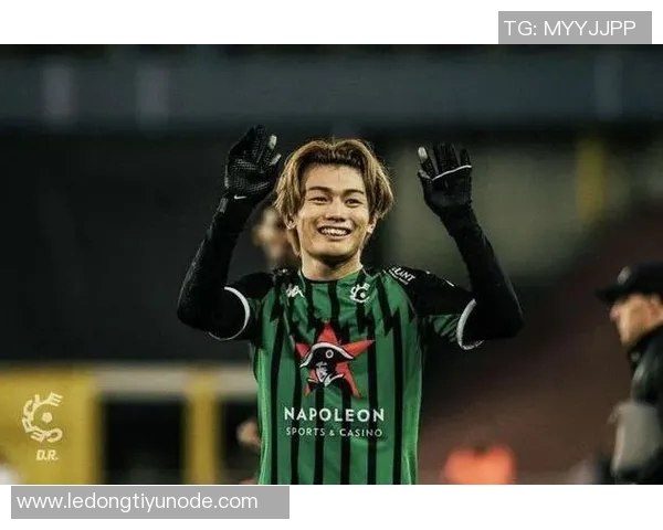 日本前锋上田绮世半场戴帽费耶诺德21世纪新纪录诞生