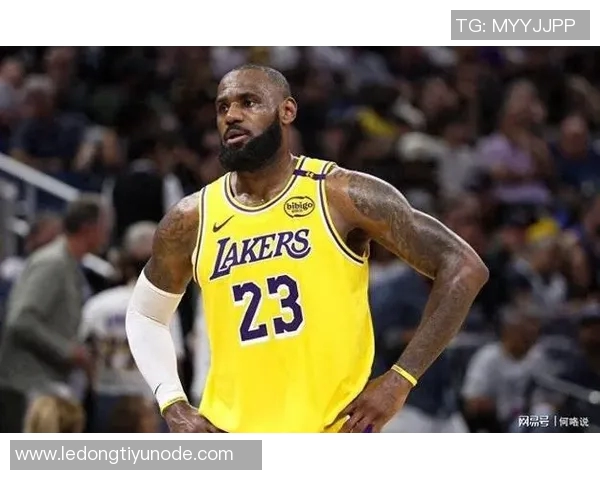 米切尔赞鲍尔赛场思维与詹姆斯相似强调球队所需的关键特质